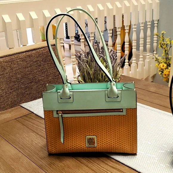 Dooney & Bourke Tote - Picture 1 of 13